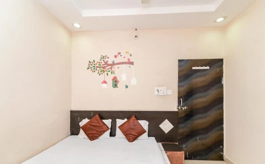 Hotel Rameshwaram Удджайн Екстер'єр фото